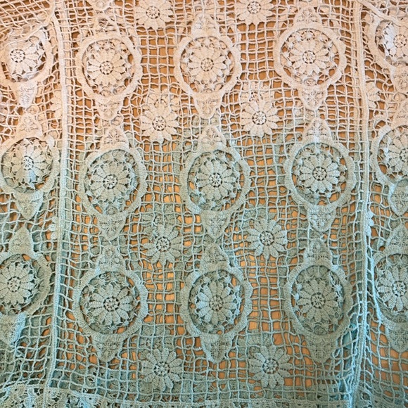 Crochet Boho Floral ombré top size large - Picture 4 of 4